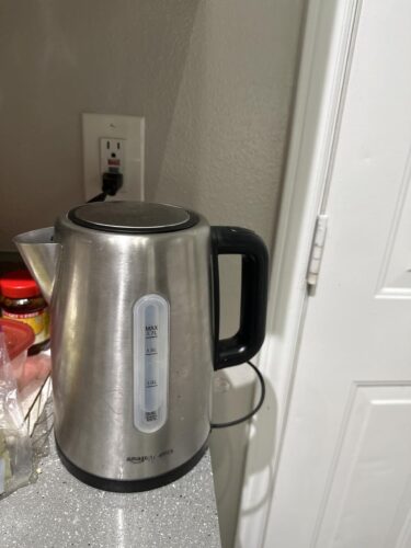 Amazon Basics Electric Kettle with Glass Carafe for Tea and Coffee. BPA-Free. Fast Boiling. Auto Shut-Off. 1.1 Quarts. 1500W. Glass and Steel photo review