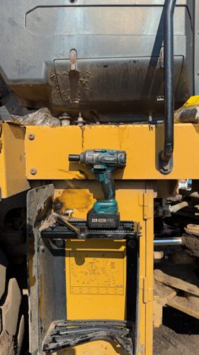 Seesii 1000N.m (738ft-lbs) Cordless Impact Wrench High Torque.1/2 Brushless Impact Gun w/Two 4.0Ah Battery.Fast Charger. 5 Sockets & Storage Case. Electric Impact Wrench for Car Truck.WH760 photo review