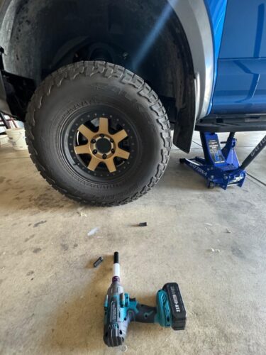 Seesii 1000N.m (738ft-lbs) Cordless Impact Wrench High Torque.1/2 Brushless Impact Gun w/Two 4.0Ah Battery.Fast Charger. 5 Sockets & Storage Case. Electric Impact Wrench for Car Truck.WH760 photo review