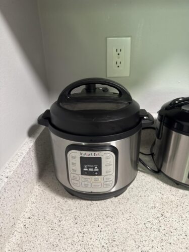 Instant Pot Duo 7-in-1 Mini Electric Pressure Cooker. Slow Rice Cooker. Steamer. Sauté. Yogurt Maker. Warmer & Sterilizer. Includes Free App with over 1900 Recipes. Stainless Steel. 3 Quart photo review