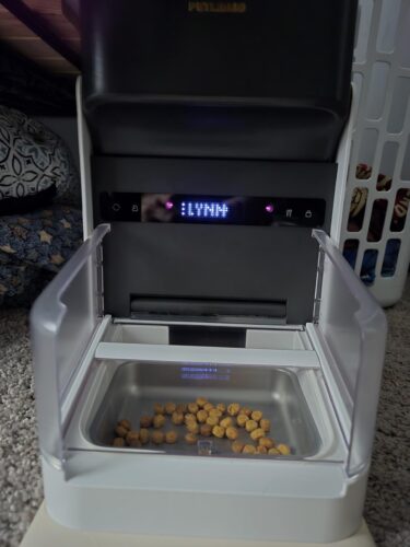 PETLIBRO RFID Automatic Cat Feeder. Collar Tag-Activated Personalized Meals. 5G&2.4G Wi-Fi Programmable Cat Food Dispenser with Cats Recognition & Diet Tracking for Multi-Pet Homes and Different Diets photo review