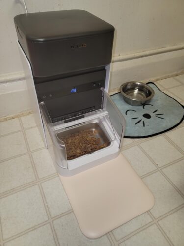 PETLIBRO RFID Automatic Cat Feeder. Collar Tag-Activated Personalized Meals. 5G&2.4G Wi-Fi Programmable Cat Food Dispenser with Cats Recognition & Diet Tracking for Multi-Pet Homes and Different Diets photo review