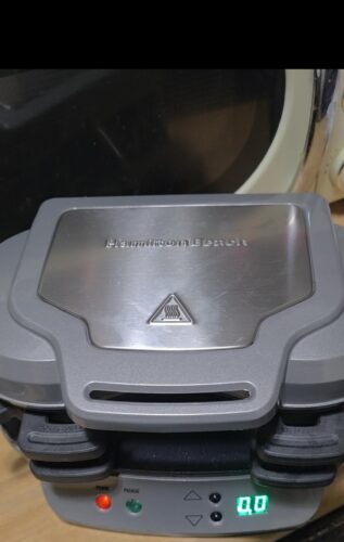 Hamilton Beach Dual Breakfast Sandwich Maker with Timer. Ready in 5 Minutes. Removable Dishwasher Safe PFAS-Free Non-Stick Egg Cooker Ring. Silver (25490MNA) photo review