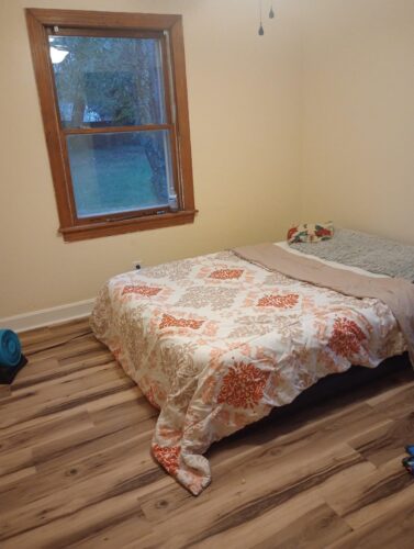 OhGeni Queen Air Mattress with Built in Pump. Inflatable Blow Up Mattress 18 Raised Comfort.Upgraded Surface Portable Mattress. Air Bed for Camping. Home and Guest. Colchone Inflable. 650 lbs Max photo review