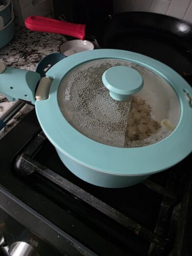 SENSARTE 17 Piece Pots and Pans Set. Nonstick Detachable Handle Cookware Set. Induction Kitchen Cookware Set with Removable Handle. Healthy Non Stick for RV. Dishwasher ＆ Oven Safe. PFOA Free (White) photo review