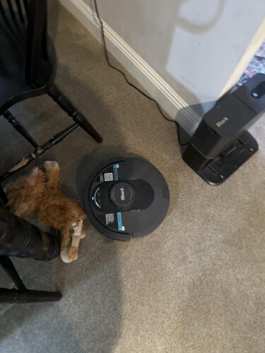 Shark AI Ultra Voice Control Robot Vacuum with Matrix Clean Navigation. Home Mapping. 60-Day Capacity. XL Self-Empty Base for Homes with Pets. Carpet & Hard Floors. Cool Grey photo review