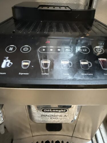 De'Longhi Fully Automatic Coffee Machine MAGNIFICA START Bean-to-Cup Espresso Machine Perfect for Espresso. Americano. Cappuccino. Latte Macchiato- ECAM220.31.SB Silver/Black (UAE ESMA Certified) photo review