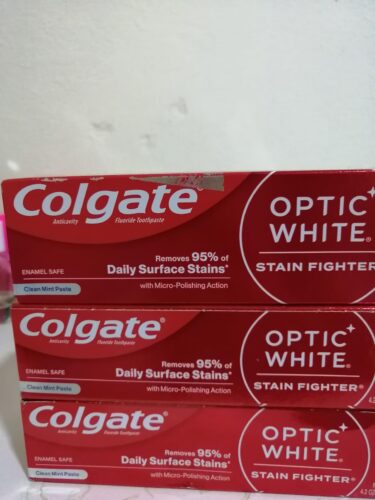 Colgate Optic White Stain Fighter Teeth Whitening Toothpaste. Anticavity Fluoride Toothpaste for Whitening Teeth. Helps Remove Daily Surface Stains. Clean Mint Paste. 4 Pack. 4.2 oz photo review