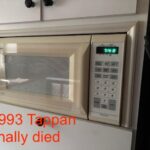 TOSHIBA EM131A5C-BS Countertop Microwave Ovens 1.2 Cu Ft. 12.4 Removable Turntable Smart Humidity Sensor 12 Auto Menus Mute Function ECO Mode Easy Clean Interior Black Color 1000W photo review