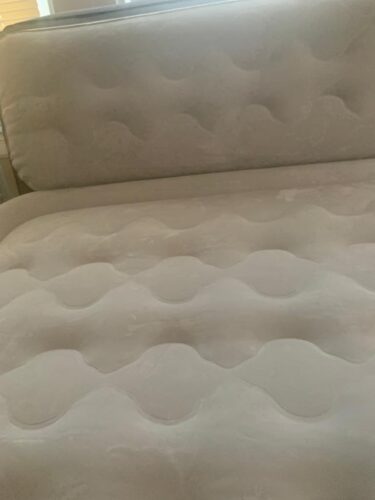 Intex 64447ED Dura-Beam Deluxe Ultra Plush Air Mattress with Headboard: Fiber-Tech – Queen Size – Built-in Electric Pump – 18in Bed Height – 600lb Weight Capacity photo review