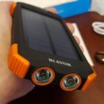 BLAVOR Solar Power Bank 10.000mAh. Portable Wireless Charger. 20W Fast Charging External Battery Pack with USB C for Cell Phones. Solar Panel Charging with Dual Flashlight for Camping photo review