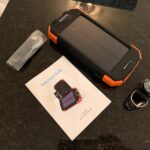 BLAVOR Solar Power Bank 10.000mAh. Portable Wireless Charger. 20W Fast Charging External Battery Pack with USB C for Cell Phones. Solar Panel Charging with Dual Flashlight for Camping photo review