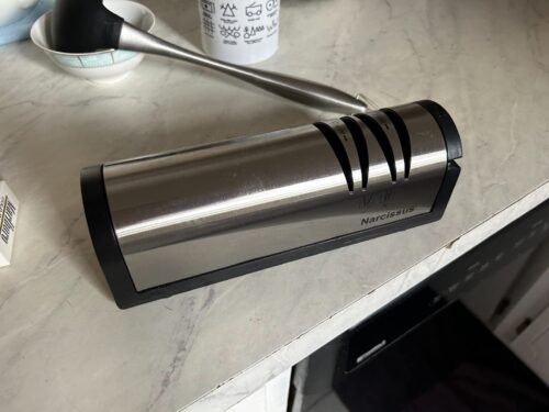 Narcissus Knife Sharpener. Professional 2 Stage Electric Knife Sharpener for Quick Sharpening & Polishing. with Scissors Sharpener and Metal Dust Collection Box. Stainless Steel. Silver photo review
