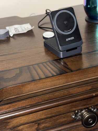 Anker MagGo 3 in 1 iPhone 17 Charging Station. MagSafe-Compatible Wireless Charger Stand. Qi2 Certified 15W Foldable Charger for iPhone 17/16/15/14/13/12. AirPods. Apple Watch Ultra(Adapter Included) photo review