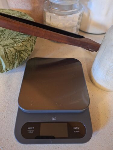Greater Goods Digital Food Scale for Kitchen & Baking. 10kg/22lb High-Capacity Weight Scale with 1g Precision. Stainless Steel Platform. Hi-Def LCD. Ideal for Bread. Sourdough & Bulk Cooking photo review