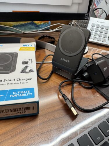 Anker MagGo 3 in 1 iPhone 17 Charging Station. MagSafe-Compatible Wireless Charger Stand. Qi2 Certified 15W Foldable Charger for iPhone 17/16/15/14/13/12. AirPods. Apple Watch Ultra(Adapter Included) photo review