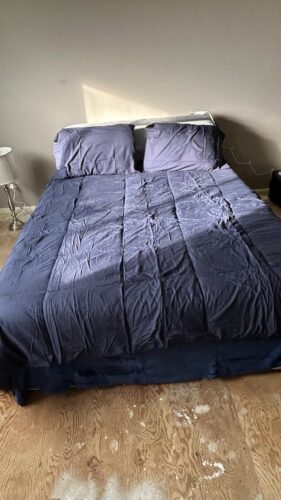 Intex 64447ED Dura-Beam Deluxe Ultra Plush Air Mattress with Headboard: Fiber-Tech – Queen Size – Built-in Electric Pump – 18in Bed Height – 600lb Weight Capacity photo review