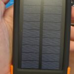 BLAVOR Solar Power Bank 10.000mAh. Portable Wireless Charger. 20W Fast Charging External Battery Pack with USB C for Cell Phones. Solar Panel Charging with Dual Flashlight for Camping photo review