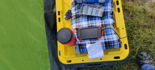BLAVOR Solar Power Bank 10.000mAh. Portable Wireless Charger. 20W Fast Charging External Battery Pack with USB C for Cell Phones. Solar Panel Charging with Dual Flashlight for Camping photo review